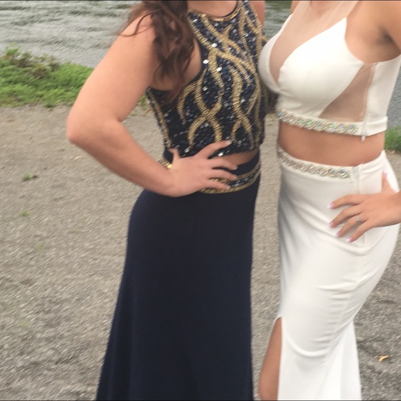 Prom dress - Picture 3 of 3