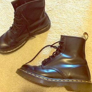 Dr Martens 8 eye patent leather 1460 boot