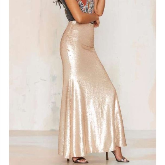 #19 nasty gal sea of gold sequin skirt 🐥💙 - Picture 2 of 4