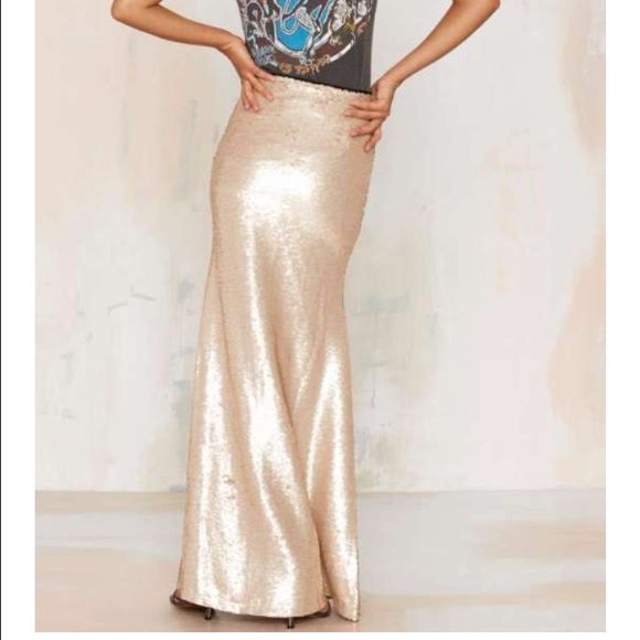 #19 nasty gal sea of gold sequin skirt 🐥💙 - Picture 3 of 4