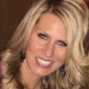 Meet your Posher, Cari