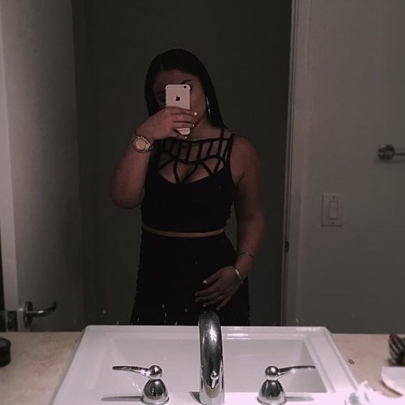 Crop top black ◼️◻️geo pattern out cut