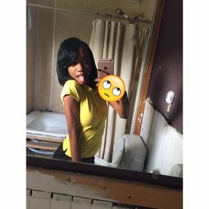 Meet your Posher, Leahh