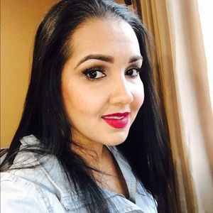 Meet your Posher, Ariana