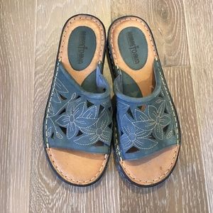 Leather surfer sandals