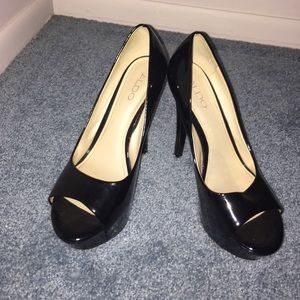 Piano black Aldo platforms peep toe