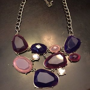 Beautiful statement necklace!