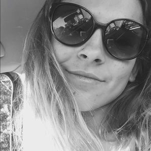 Meet your Posher, Avery