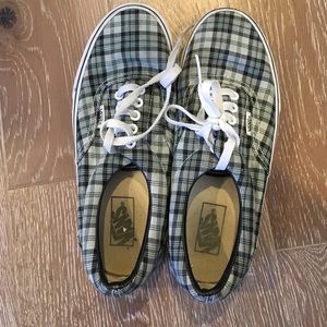 Like new checkered plaid classic vans