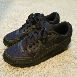 Nike Air Max: Black Women's Sz 6