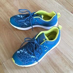 Puma Trainers - Teal & yellow. exc cond. Sz 9