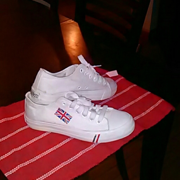 Shan Zu canvas sneakers