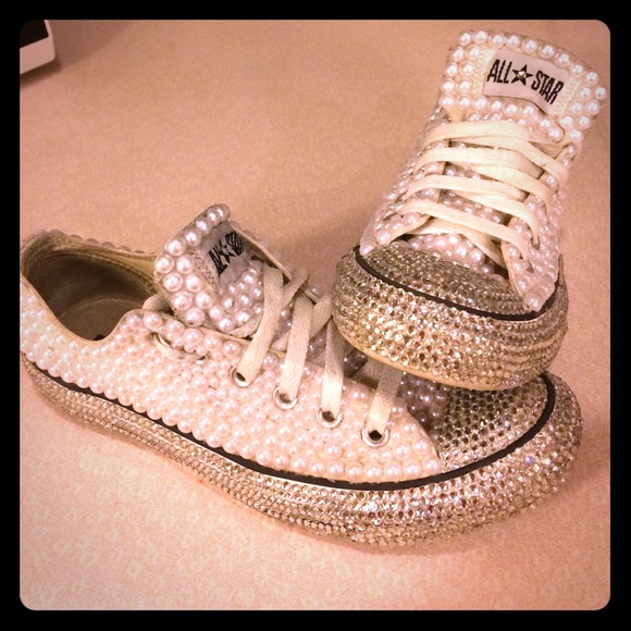 *FLASH SALE* Bedazzled converse