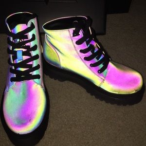YRU SLAYR reflective boot