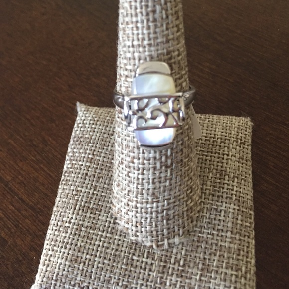 Mother of Pearl With Sterling Silver Design Ring