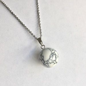 Howlite Crystal Natural Stone Pendant Necklace Howlite Crystal Natural Stone Pendant Necklace