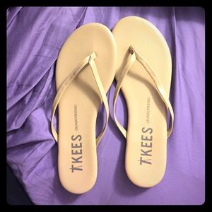 Tkees flip flops