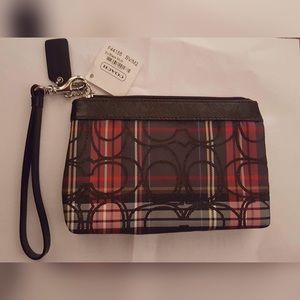 Coach • Mini Wristlet