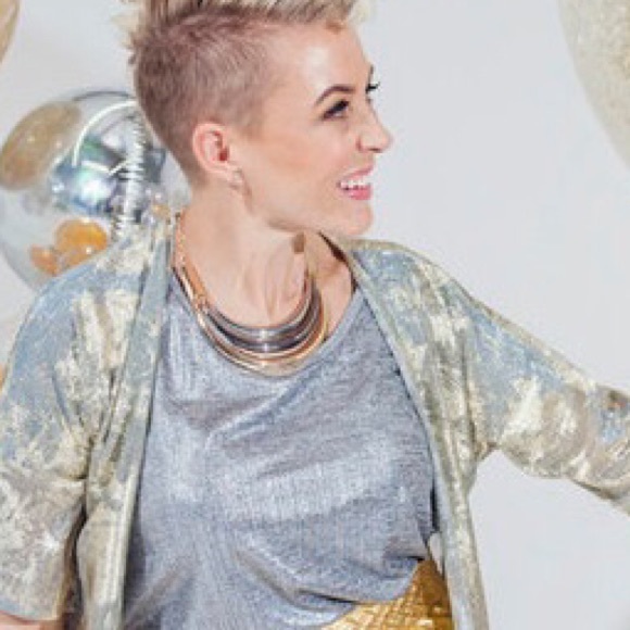 Elegant Collection Gold & Silver Small Kimono - Picture 2 of 4