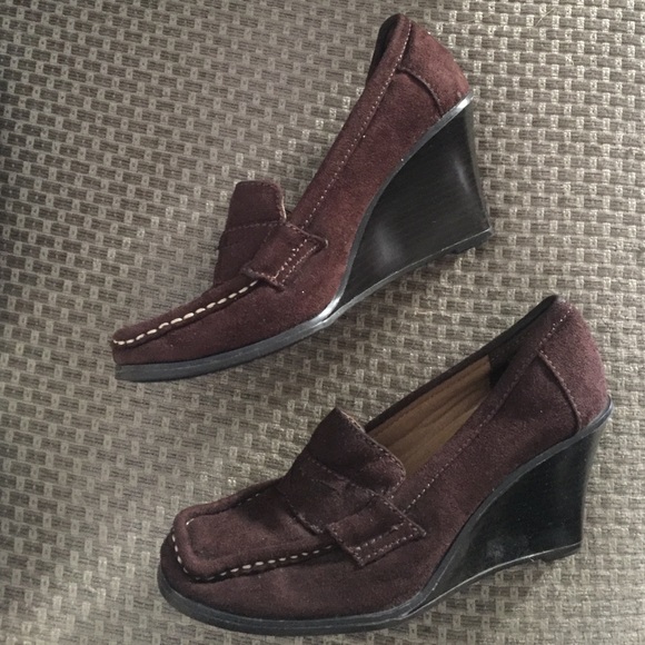 Highlights Wedged loafers
