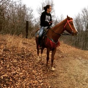 Meet your Posher, Alyssa