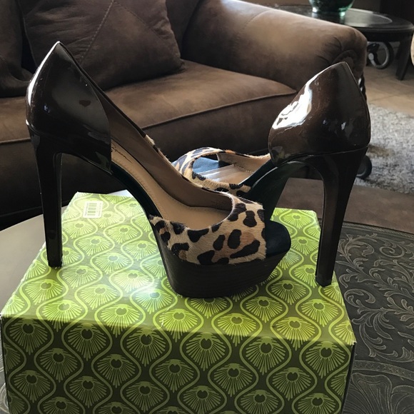Jessica Simpson Brown animal print shoes