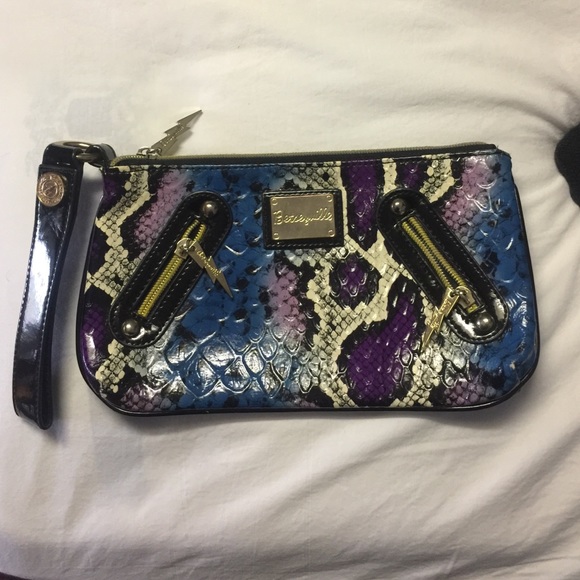 Betsey Johnson Betseyville Clutch 🌟