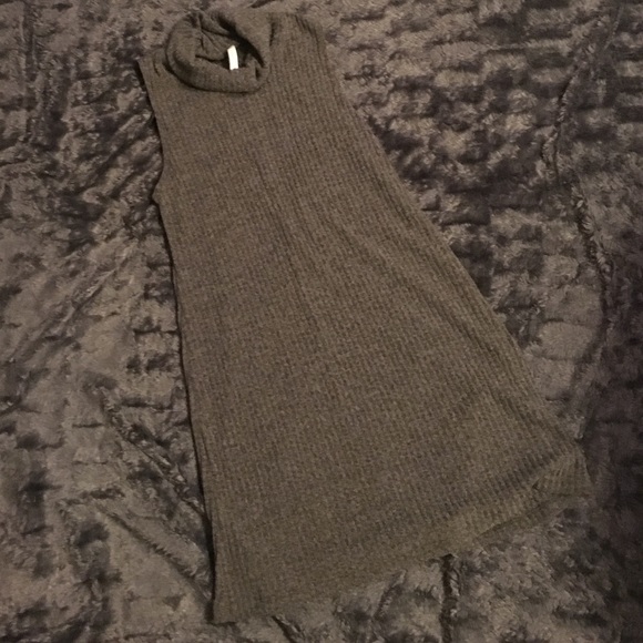 Green sleeveless sweater dress