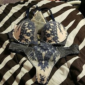 NWT *will separate Victoria's secret dream angels