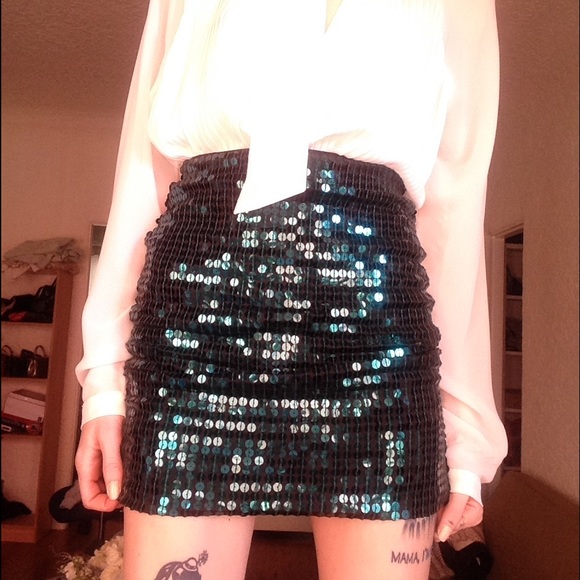 Sequin Mini Skirt - Picture 5 of 7