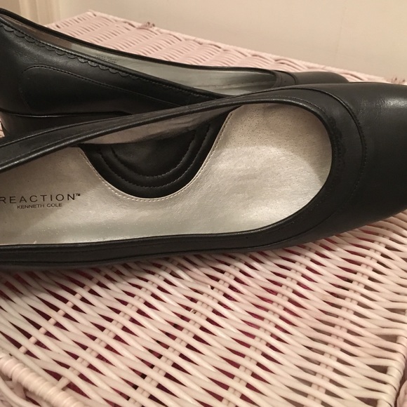 Black flats - Picture 2 of 3