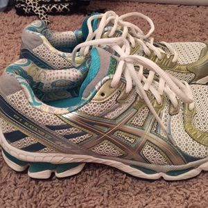 Gel- kayaona 17 asics running shoes MAKE AN OFFER!