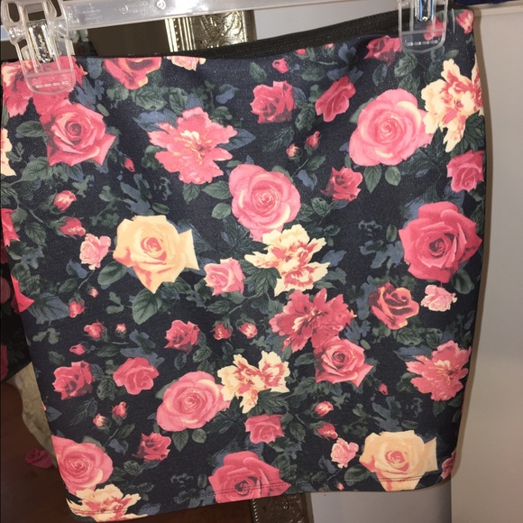 Floral tube skirt