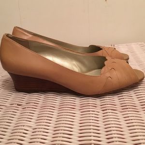 Tan wedges