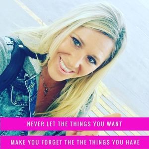 Meet your Posher, Lauren