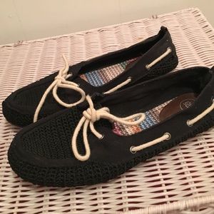 Knit boat shoes