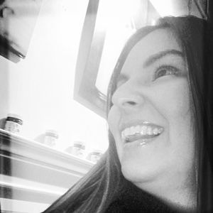 Meet your Posher, Maura