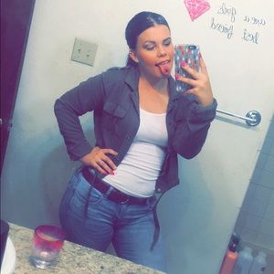 Meet your Posher, Victoria