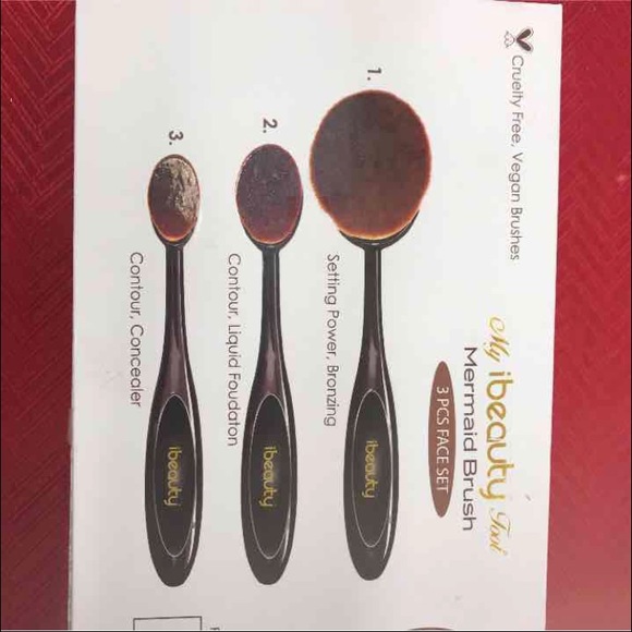 Makeup brushes