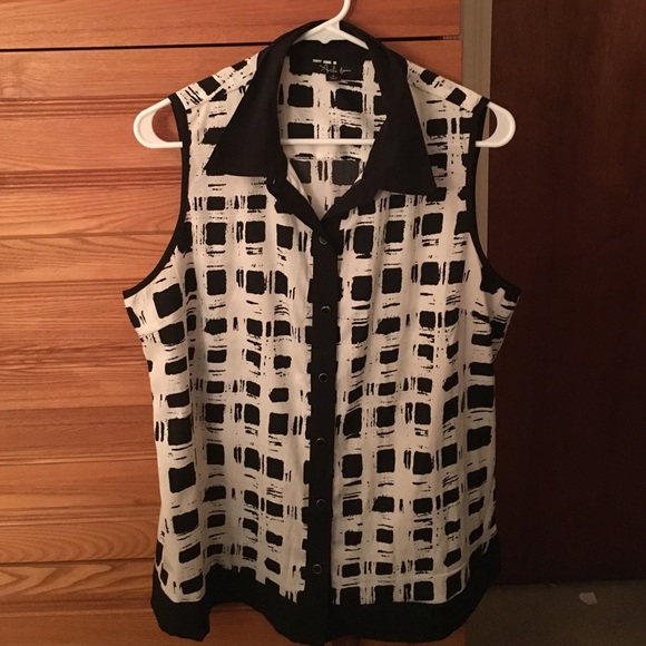 Black and white blouse size large