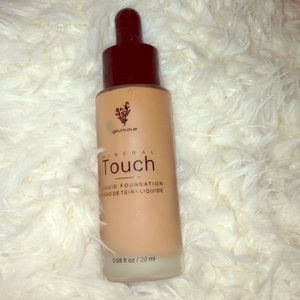 Younique foundation NEW!