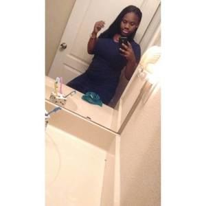 Meet your Posher, Alexis