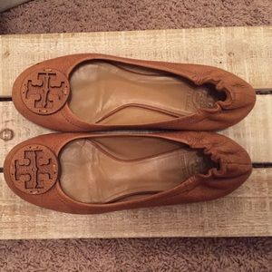 Brown/tan leather Tory burch flats