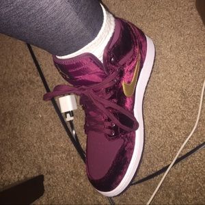 Air Jordan Retro 1 "Heiress" grade school size