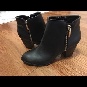 Black leather ankle booties 7.5 Brand new!