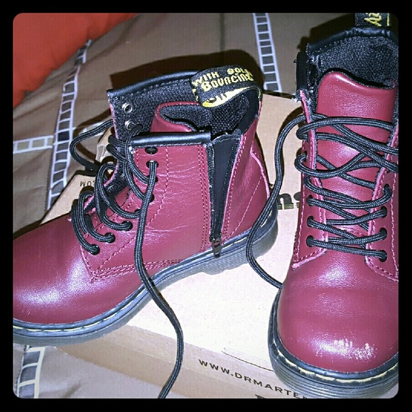 Kids size 8 docs boots-maroon