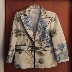 Beautiful cream embroidered blazer sz8