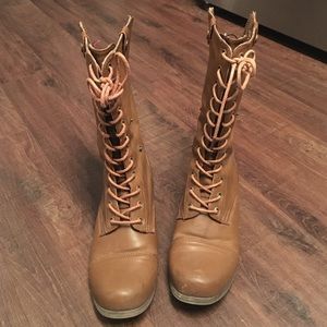 Lace up brown boots