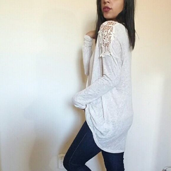 💕20%OFF💕OATMEAL CROCHET SURPLICE TOP - Picture 5 of 7