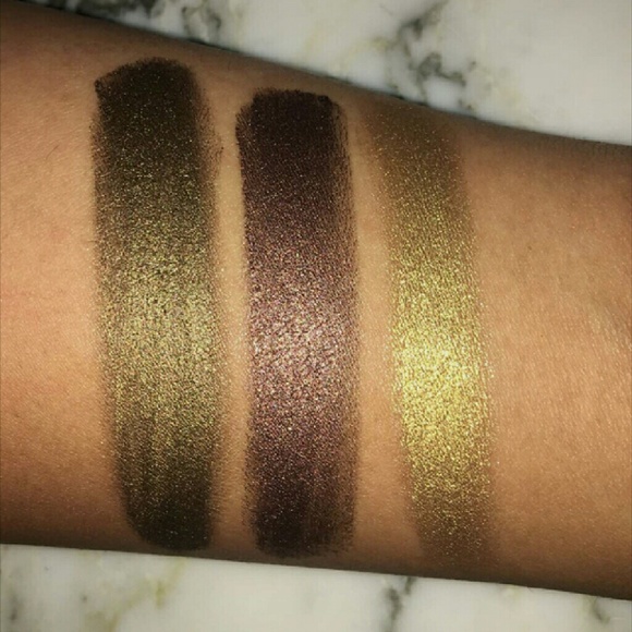 Kylie YELLOW GOLD Holiday Edition Creme Shadow - Picture 4 of 4